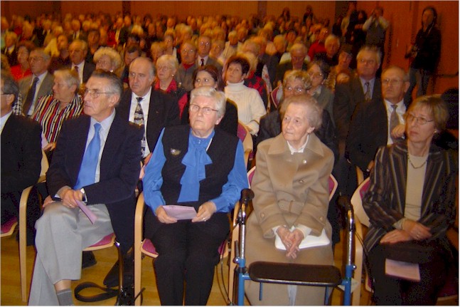 konzert2004_zuhoerer_2.jpg (89548 Byte)